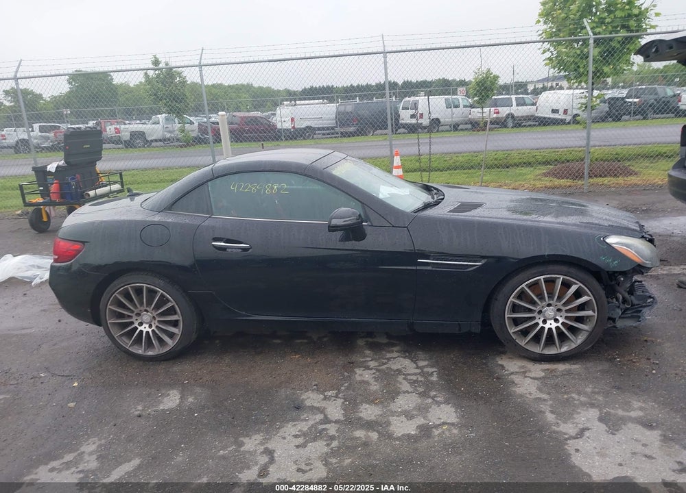 2017 MERCEDES-BENZ SLC 300 VIN: WDDPK3JA4HF128001