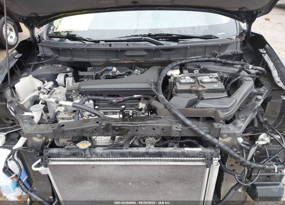 2017 NISSAN ROGUE VIN: 5N1AT2MT9HC747002