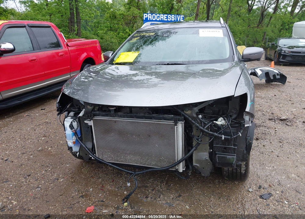 2017 NISSAN ROGUE VIN: 5N1AT2MT9HC747002