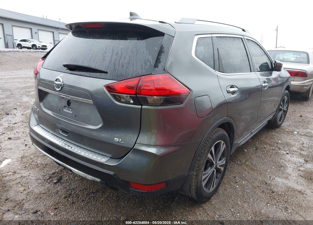 2017 NISSAN ROGUE VIN: 5N1AT2MT9HC747002
