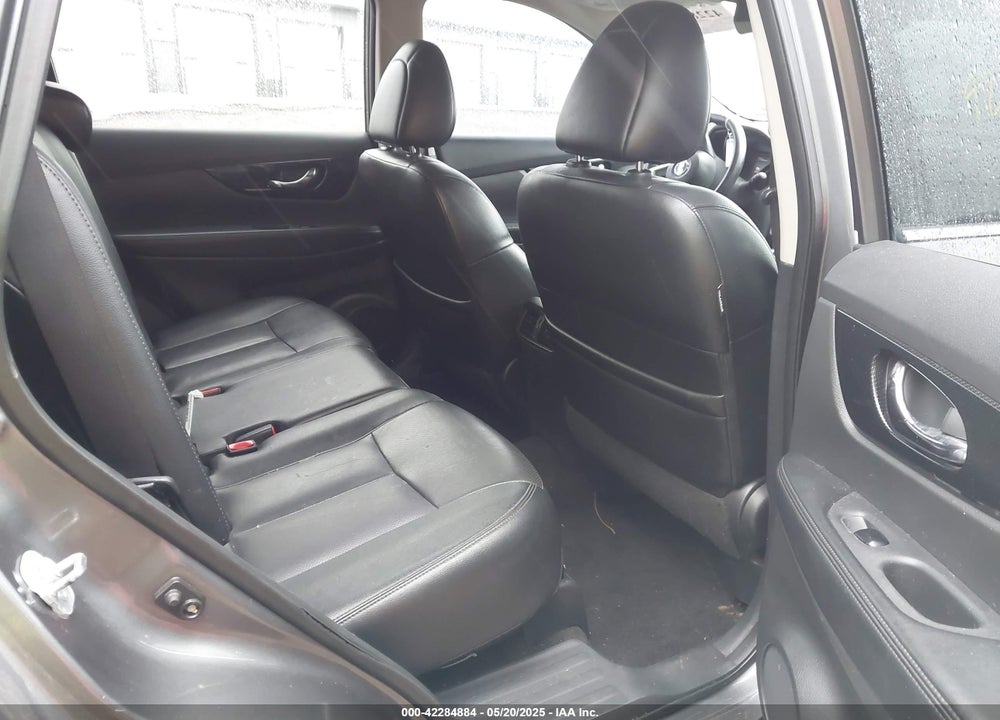 2017 NISSAN ROGUE VIN: 5N1AT2MT9HC747002