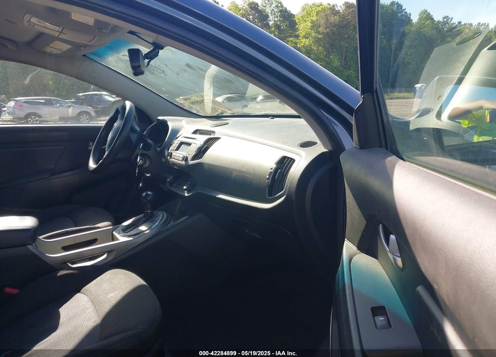 2016 KIA SPORTAGE LX VIN: KNDPB3AC2G7820469