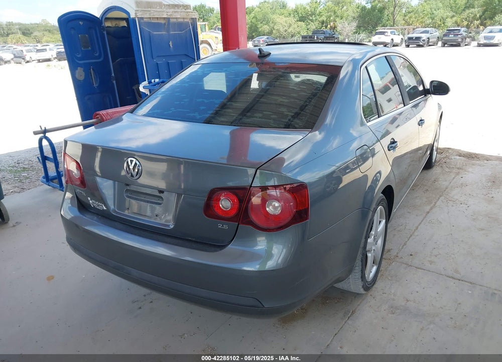 2008 VOLKSWAGEN JETTA VIN: 3VWRM71K68M058236