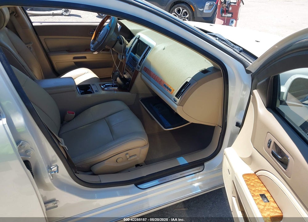2011 CADILLAC STS VIN: 1G6DW6EDXB0135989