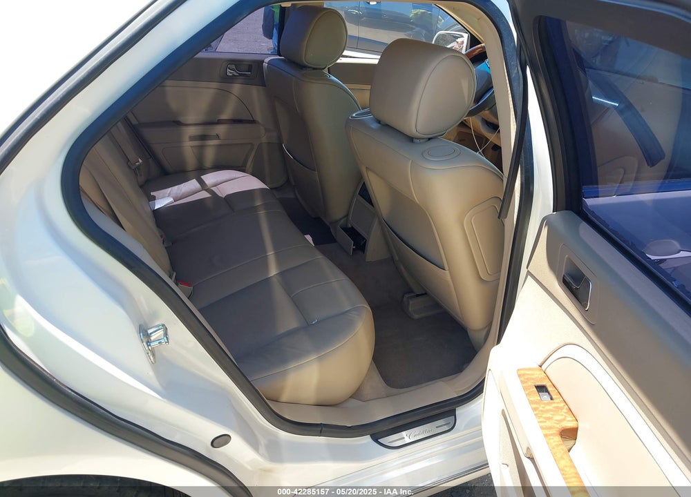 2011 CADILLAC STS VIN: 1G6DW6EDXB0135989