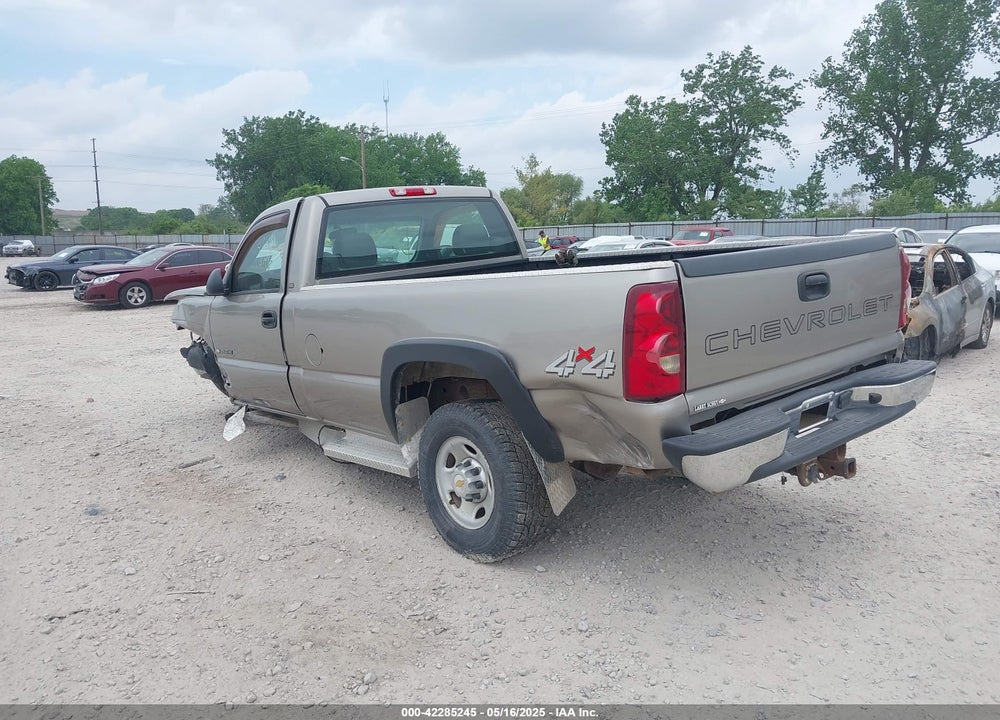2003 CHEVROLET SILVERADO 2500HD WORK TRUCK VIN: 1GCHK24U43E288117
