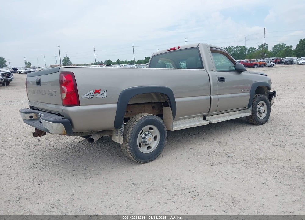 2003 CHEVROLET SILVERADO 2500HD WORK TRUCK VIN: 1GCHK24U43E288117