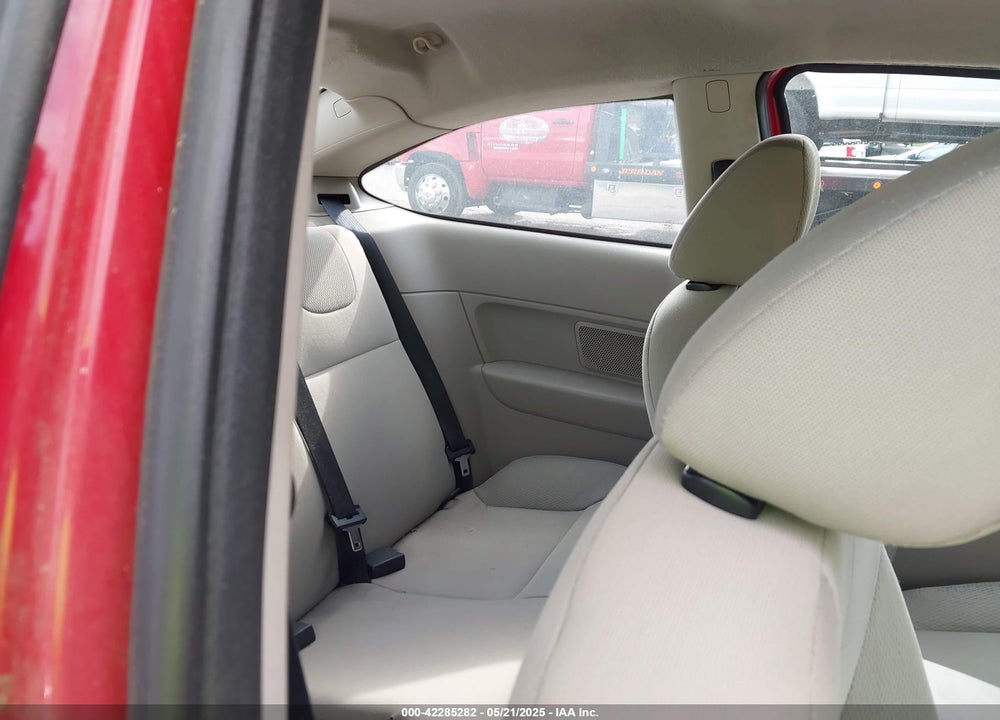 2008 FORD FOCUS S/SE VIN: 1FAHP32N58W103843