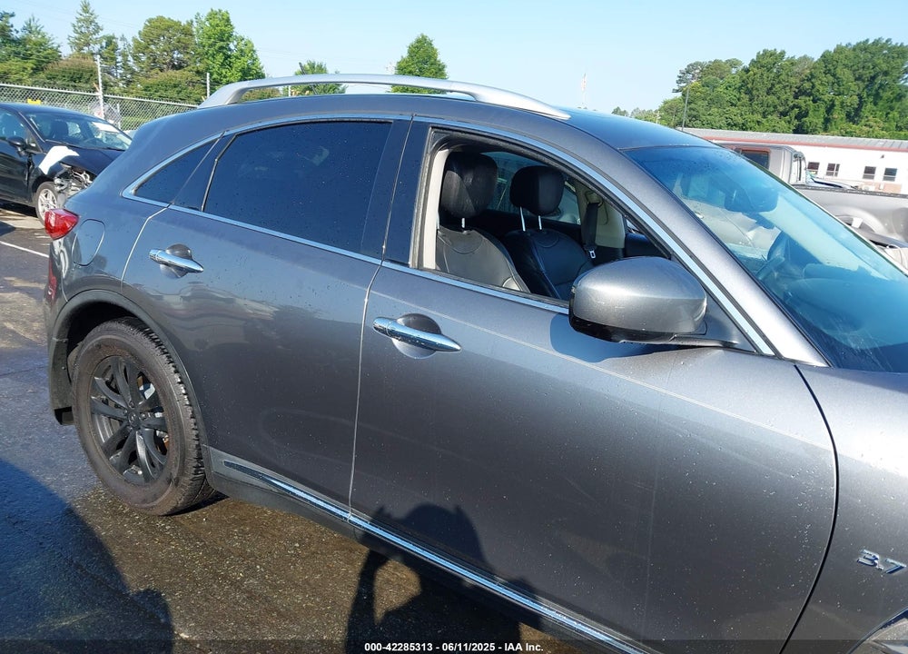 2017 INFINITI QX70 VIN: JN8CS1MW4HM410322