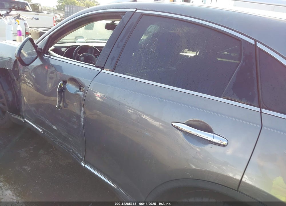 2017 INFINITI QX70 VIN: JN8CS1MW4HM410322