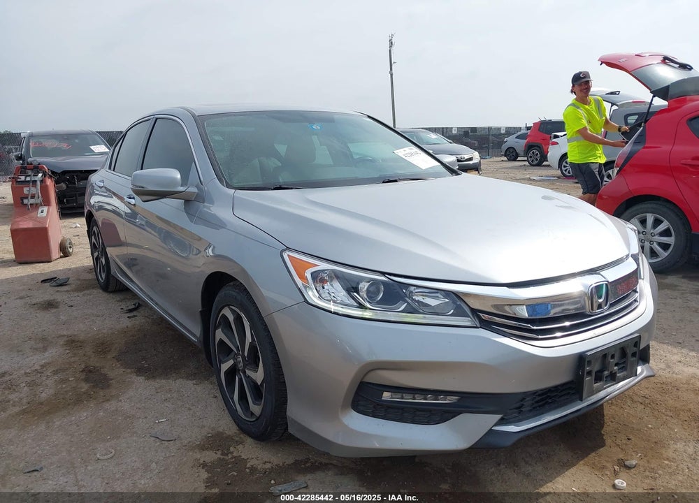 2017 HONDA ACCORD EX-L V6 VIN: 1HGCR3F88HA031943
