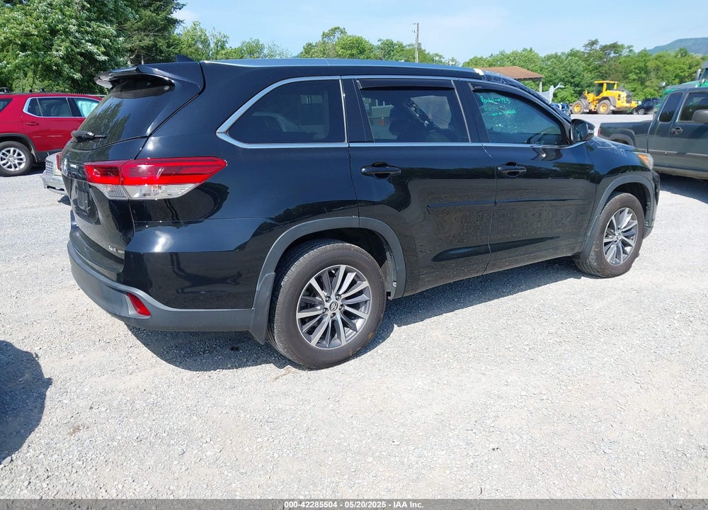 2017 TOYOTA HIGHLANDER XLE VIN: 5TDJZRFH1HS394399