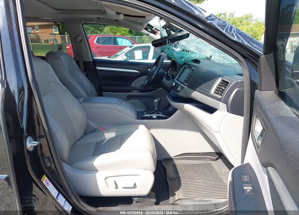 2017 TOYOTA HIGHLANDER XLE VIN: 5TDJZRFH1HS394399