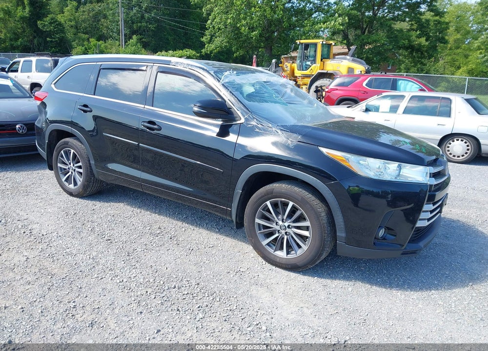2017 TOYOTA HIGHLANDER XLE VIN: 5TDJZRFH1HS394399