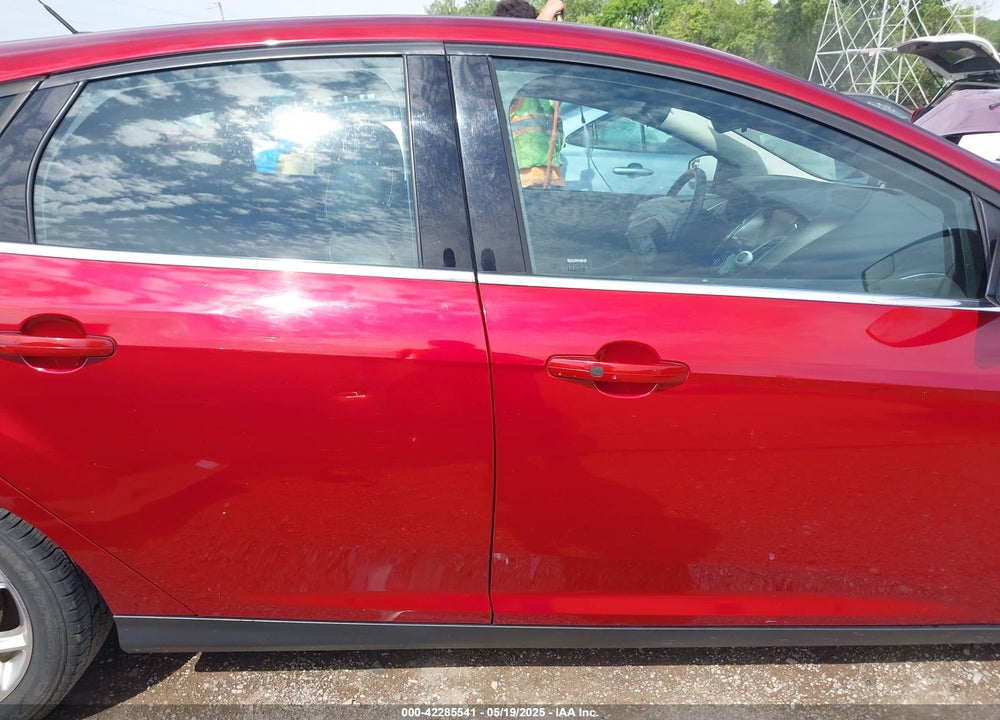 2014 FORD FOCUS TITANIUM VIN: 1FADP3N28EL181434