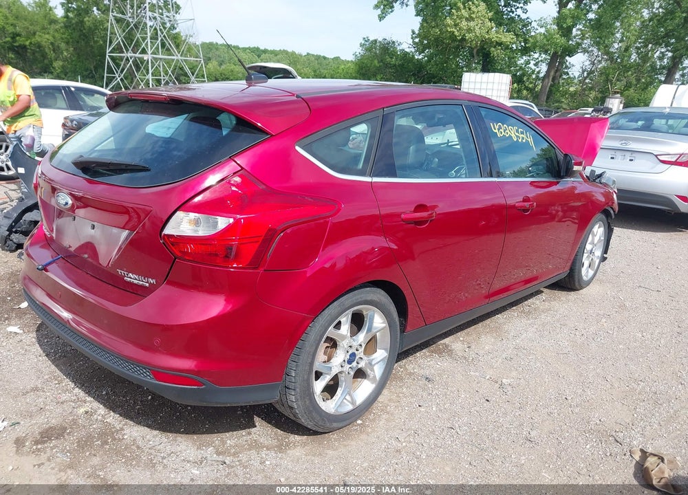 2014 FORD FOCUS TITANIUM VIN: 1FADP3N28EL181434