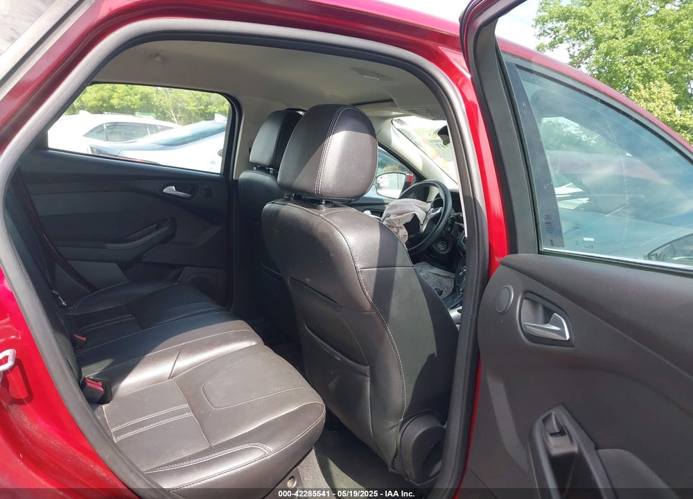 2014 FORD FOCUS TITANIUM VIN: 1FADP3N28EL181434