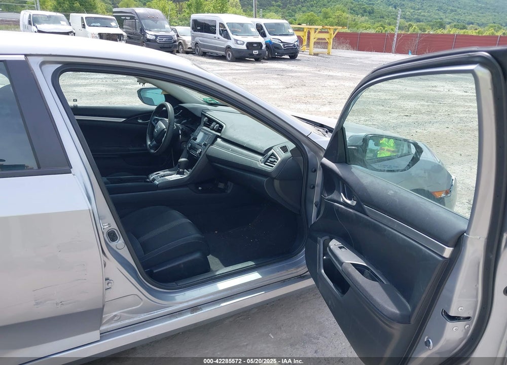 2018 HONDA CIVIC VIN: 2HGFC2F51JH526278