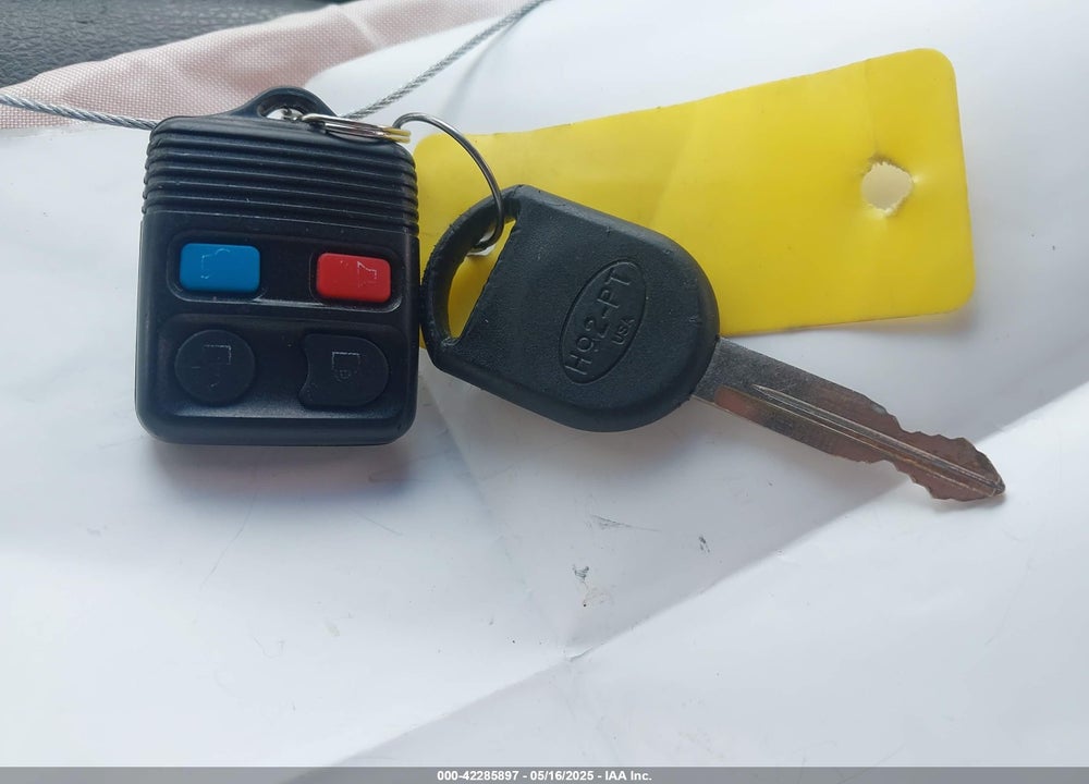 2009 FORD FUSION VIN: 3FAHP081X9R139633