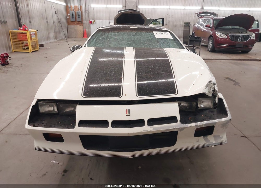 1982 CHEVROLET CAMARO VIN: 1G1AP8718CL159955