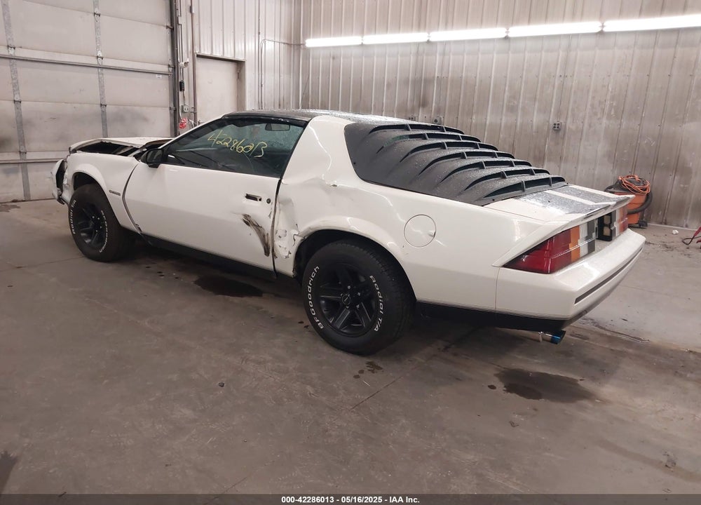1982 CHEVROLET CAMARO VIN: 1G1AP8718CL159955