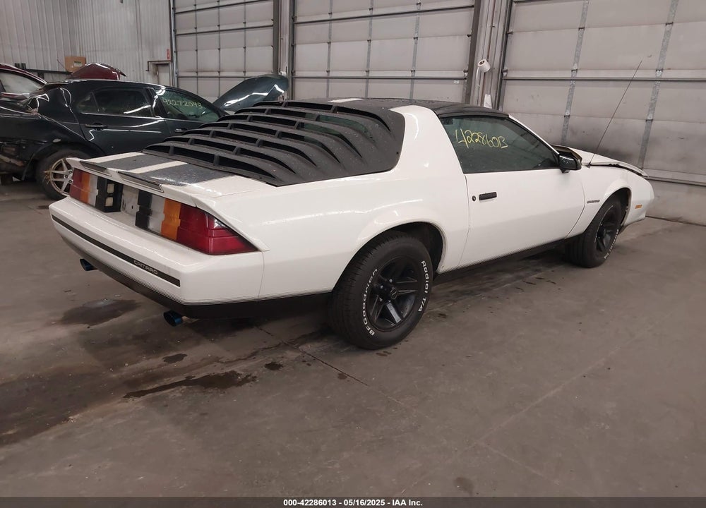 1982 CHEVROLET CAMARO VIN: 1G1AP8718CL159955