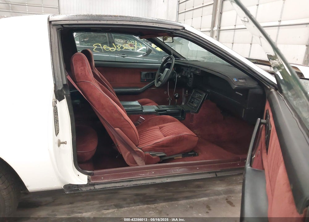 1982 CHEVROLET CAMARO VIN: 1G1AP8718CL159955