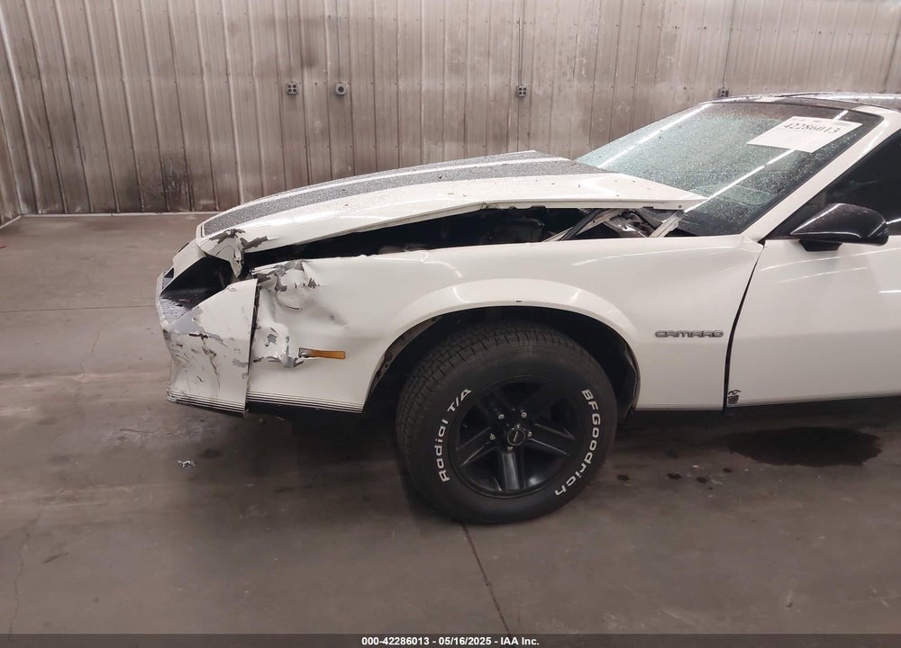 1982 CHEVROLET CAMARO VIN: 1G1AP8718CL159955