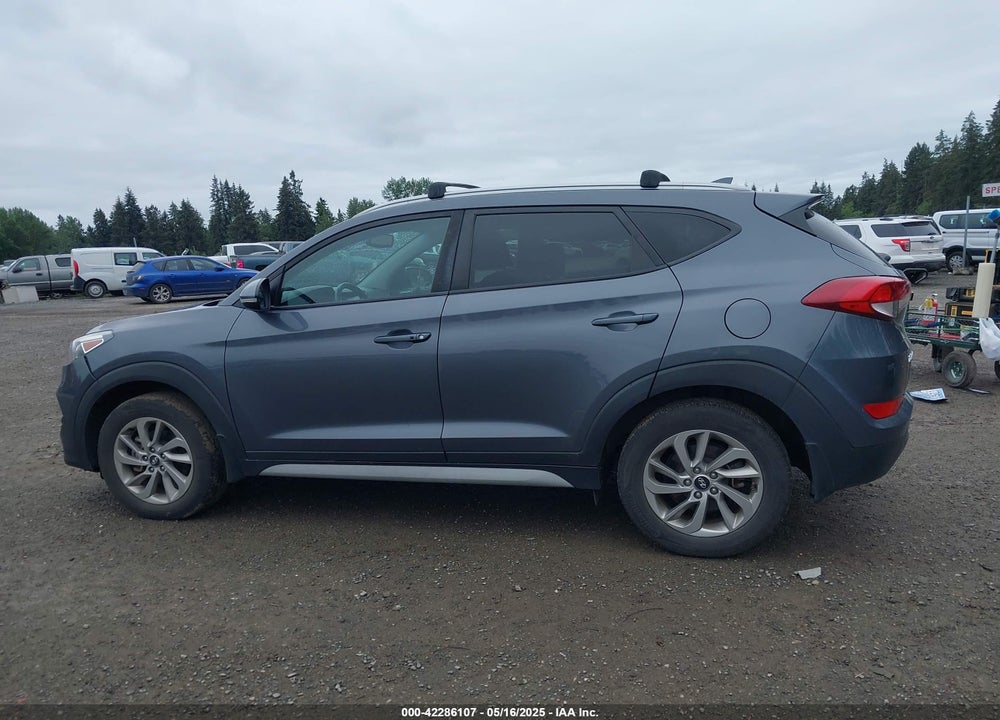 2017 HYUNDAI TUCSON SE PLUS VIN: KM8J3CA44HU472880