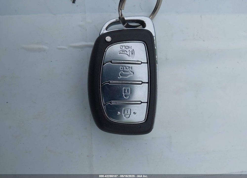 2017 HYUNDAI TUCSON SE PLUS VIN: KM8J3CA44HU472880