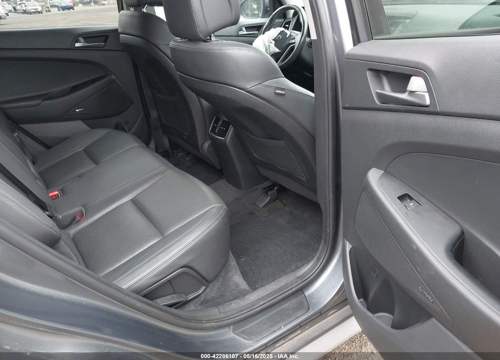 2017 HYUNDAI TUCSON SE PLUS VIN: KM8J3CA44HU472880