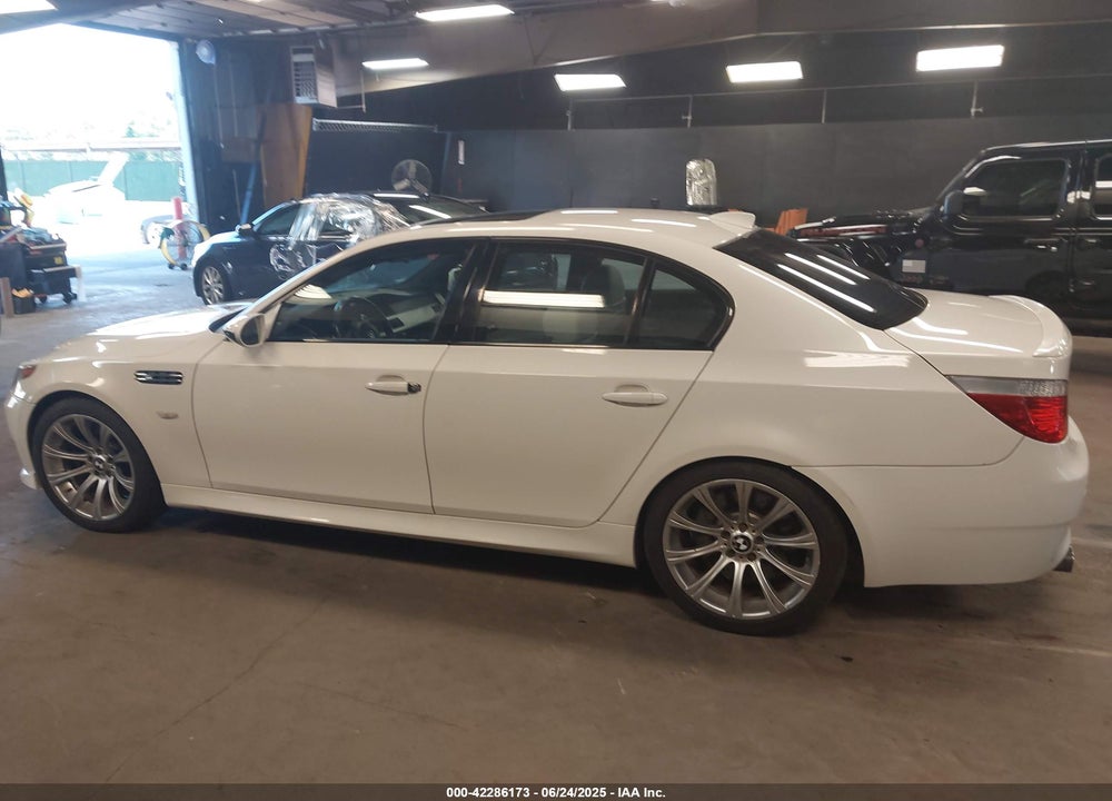 2006 BMW M5 VIN: WBSNB93576B581935