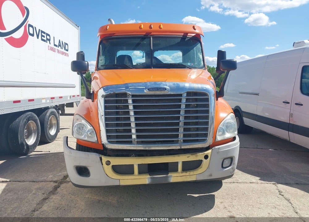 2012 FREIGHTLINER CASCADIA 125 --- VIN: 1FUJGEDV8CLBU1769