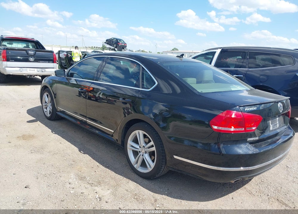 2014 VOLKSWAGEN PASSAT VIN: 1VWCN7A31EC060999