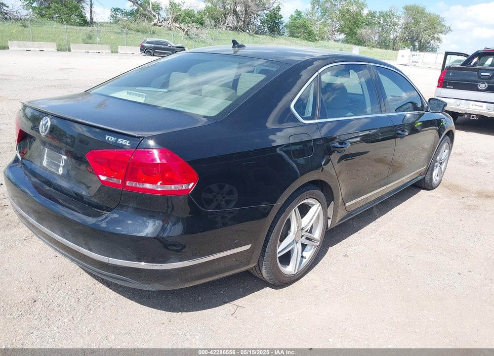 2014 VOLKSWAGEN PASSAT VIN: 1VWCN7A31EC060999