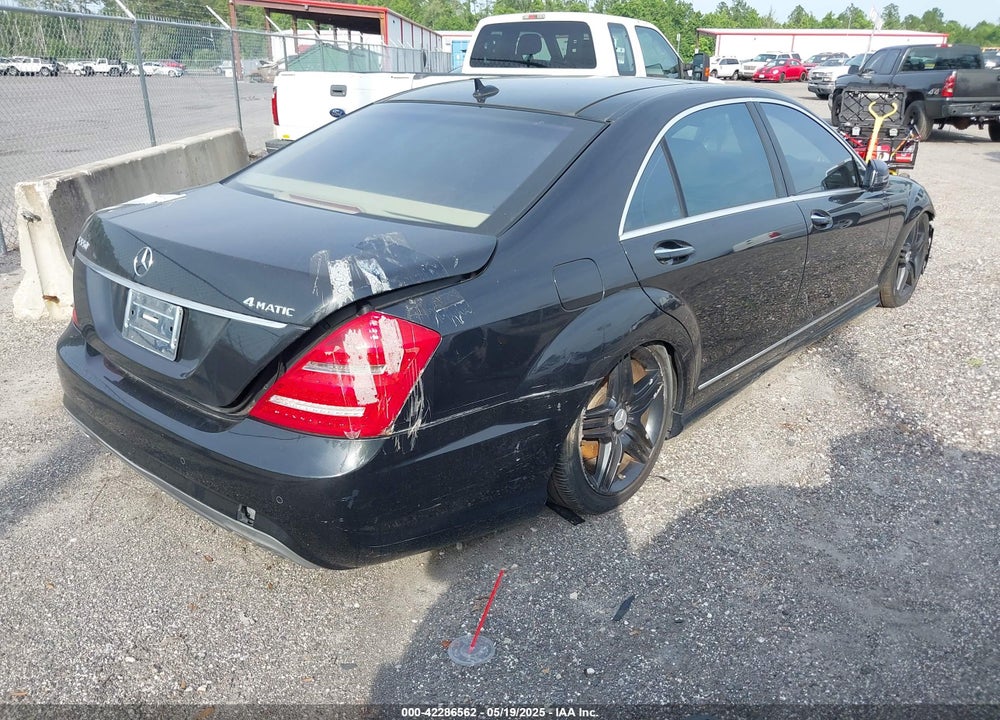 2013 MERCEDES-BENZ S 550 VIN: WDDNG9EB8DA504057