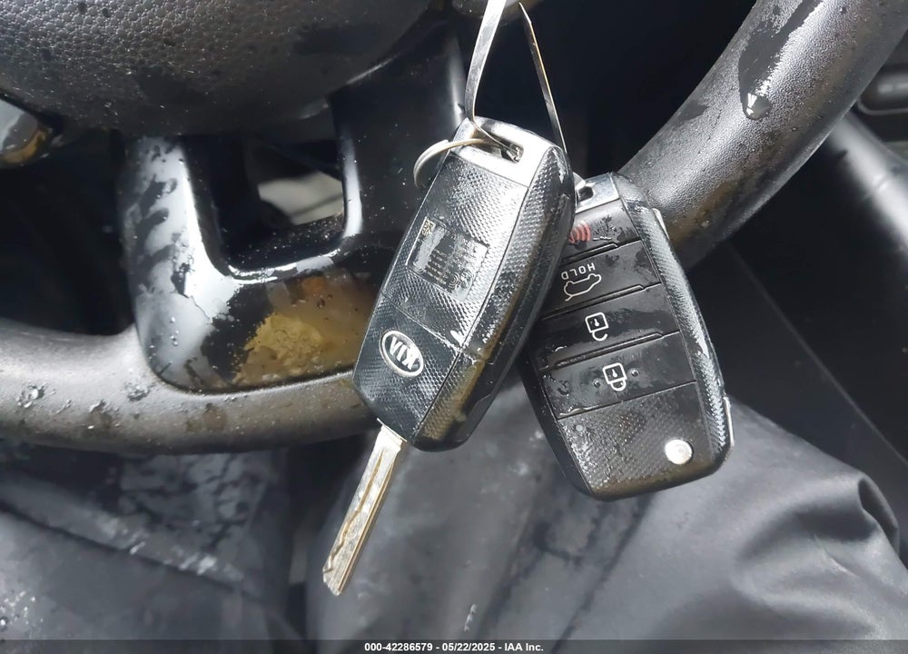 2017 KIA SOUL VIN: KNDJN2A27H7452869