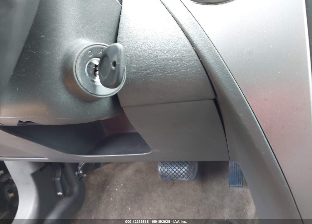 2006 SATURN ION 3 VIN: 1G8AL55F26Z157307