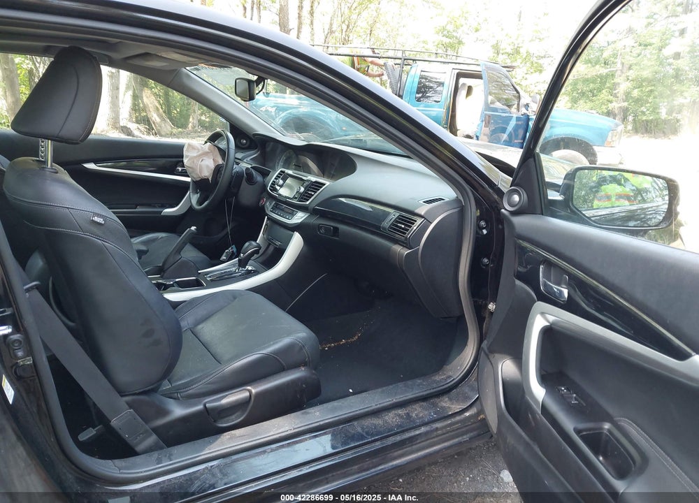 2015 HONDA ACCORD VIN: 1HGCT1B84FA014212