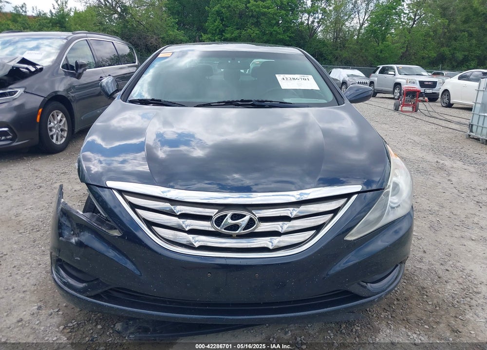 2011 HYUNDAI SONATA VIN: 5NPEB4AC2BH255013