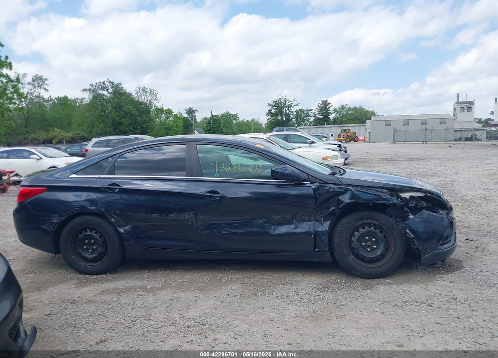 2011 HYUNDAI SONATA VIN: 5NPEB4AC2BH255013