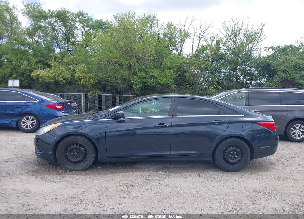 2011 HYUNDAI SONATA VIN: 5NPEB4AC2BH255013