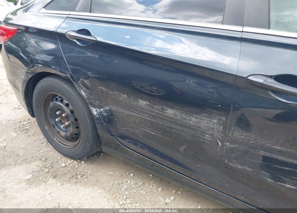 2011 HYUNDAI SONATA VIN: 5NPEB4AC2BH255013