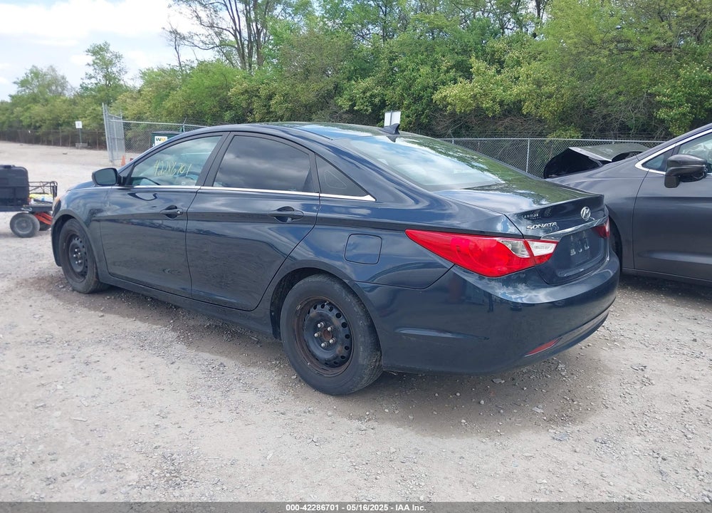 2011 HYUNDAI SONATA VIN: 5NPEB4AC2BH255013