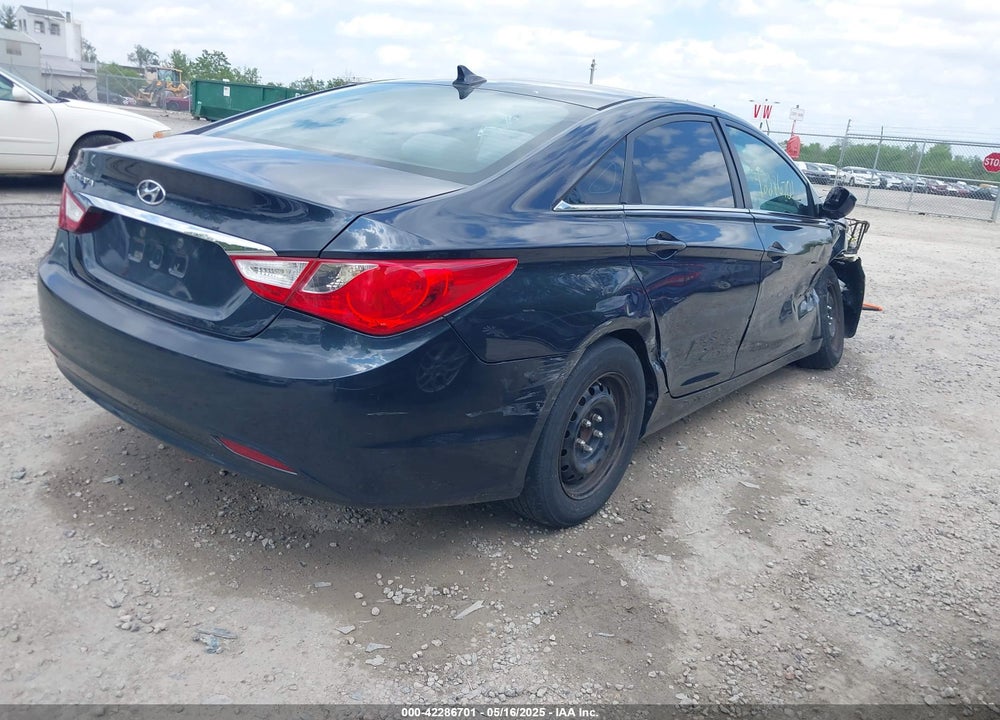 2011 HYUNDAI SONATA VIN: 5NPEB4AC2BH255013
