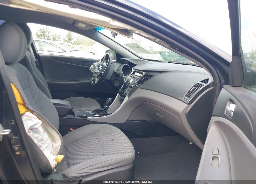 2011 HYUNDAI SONATA VIN: 5NPEB4AC2BH255013
