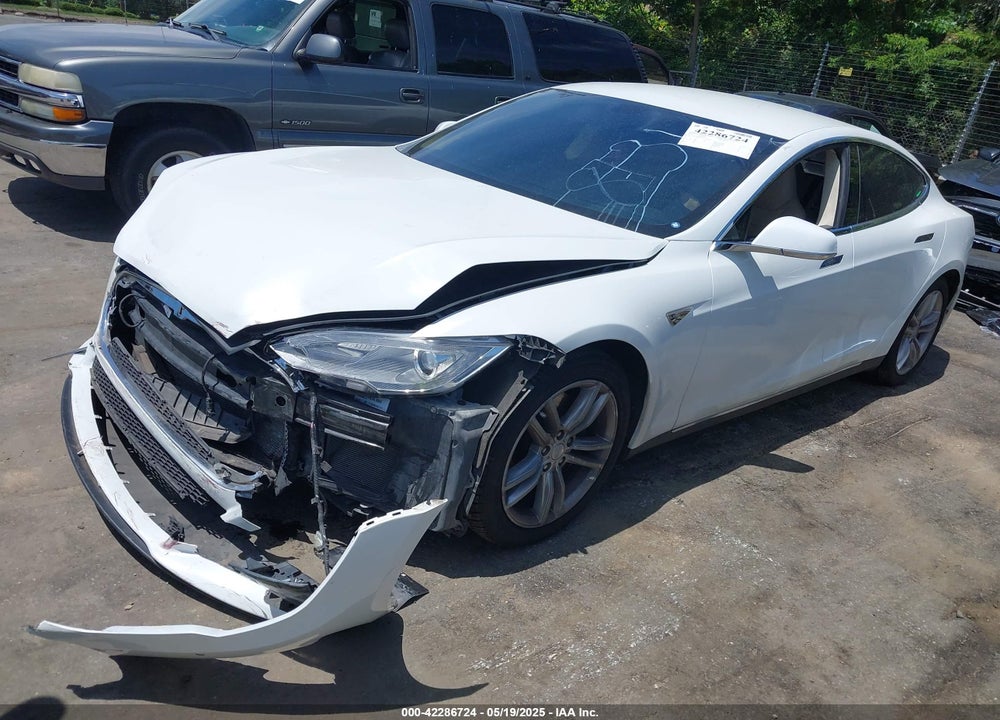 2014 TESLA MODEL S VIN: 5YJSA1H18EFP38131
