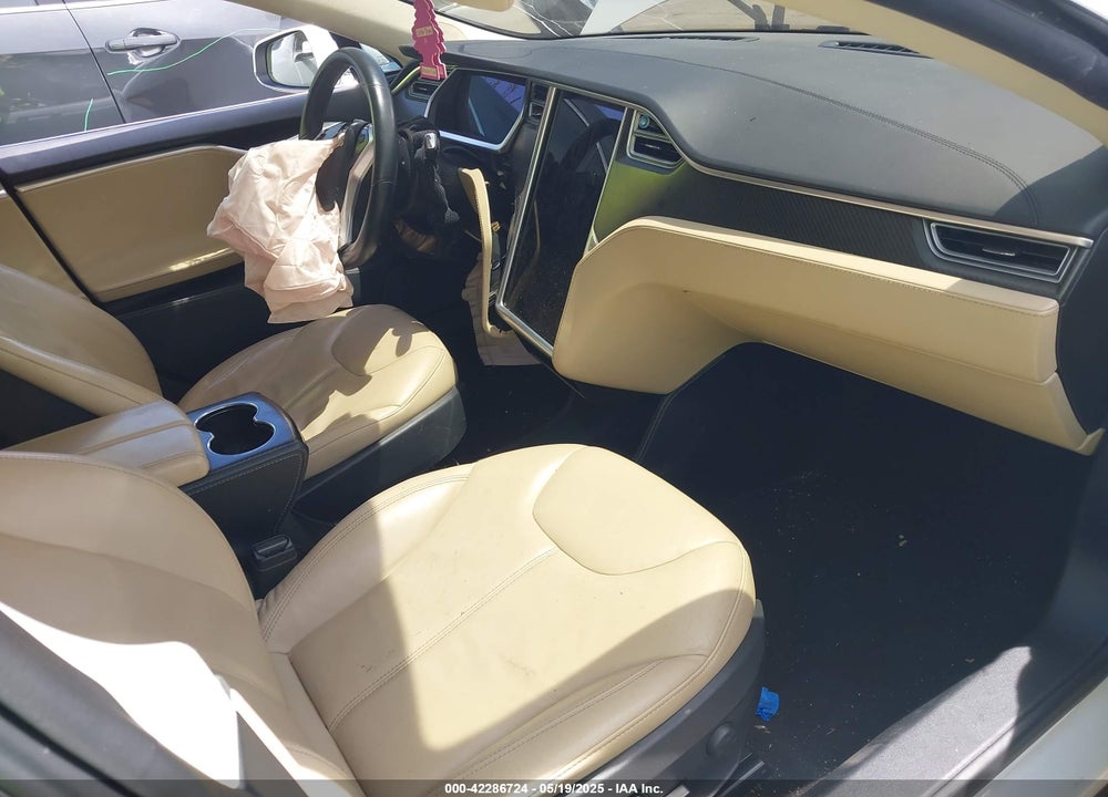 2014 TESLA MODEL S VIN: 5YJSA1H18EFP38131