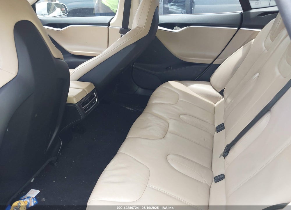 2014 TESLA MODEL S VIN: 5YJSA1H18EFP38131