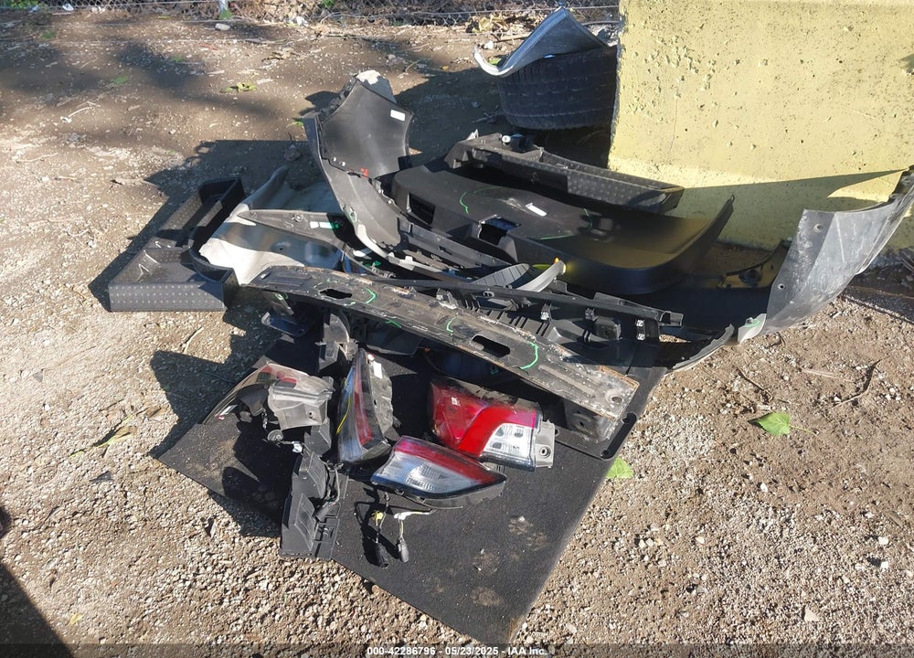 2020 FORD ESCAPE VIN: 1FMCU0G61LUA29107